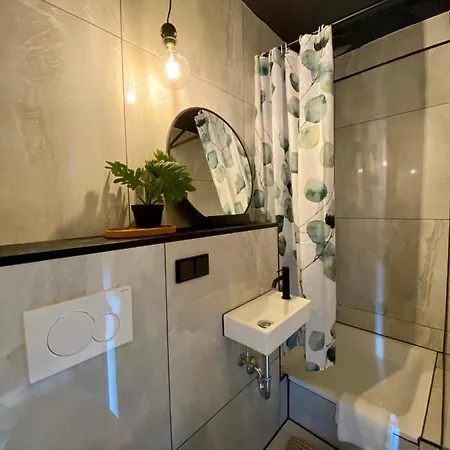 Appartamento Schlafen Ueber Der Whiskybar