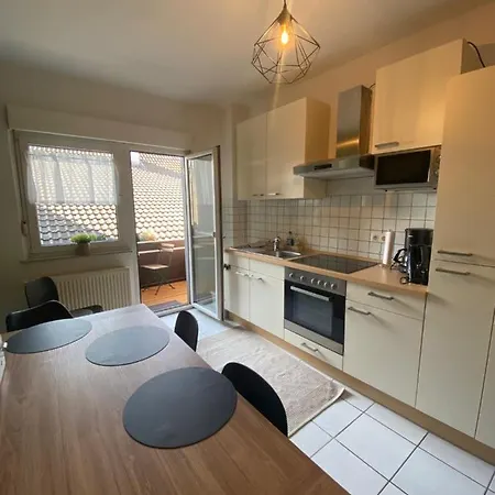 Daire Schlafen Ueber Der Whiskybar *