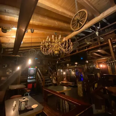 Apartment Schlafen über Der Whiskybar